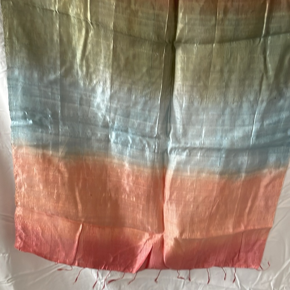 GORGEOUS scarf or wrap - Picture 5 of 5